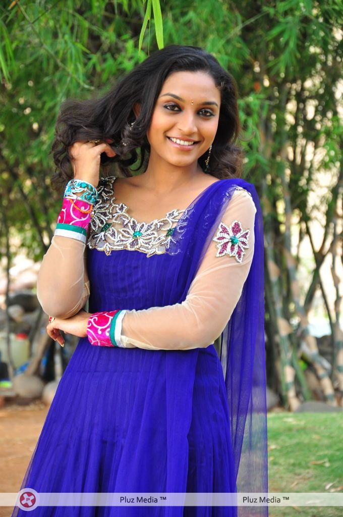 Actress Nadiya Stills | Picture 110349